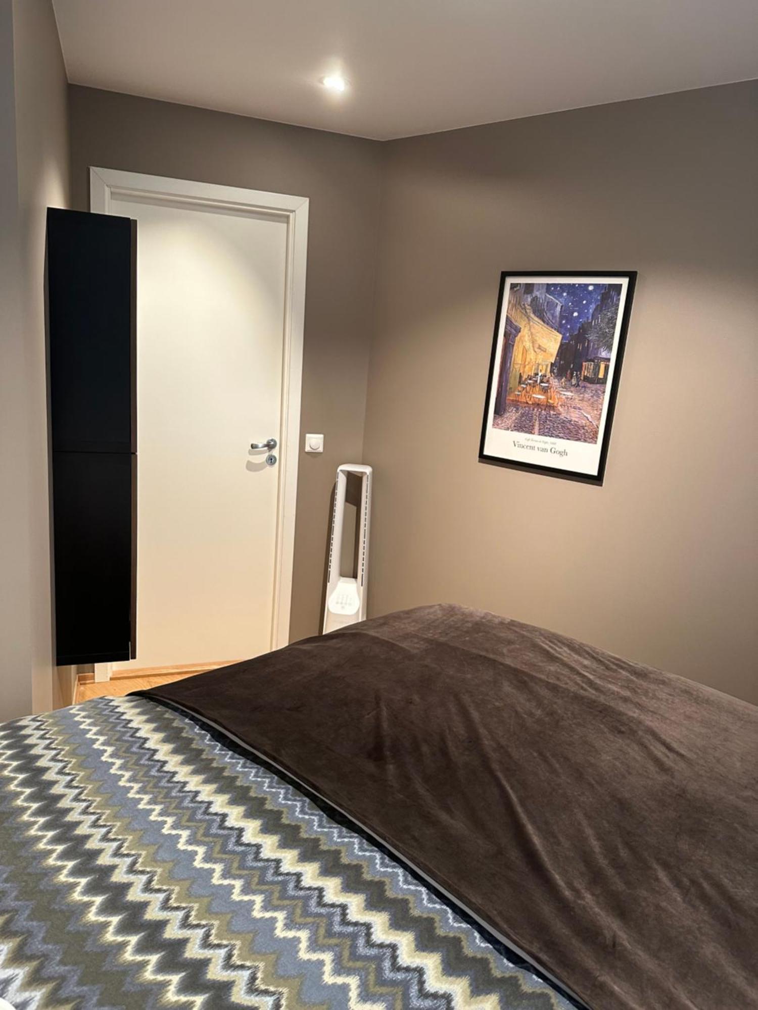 Urban And Quiet Apartment In City Centrum Тромсе Екстер'єр фото